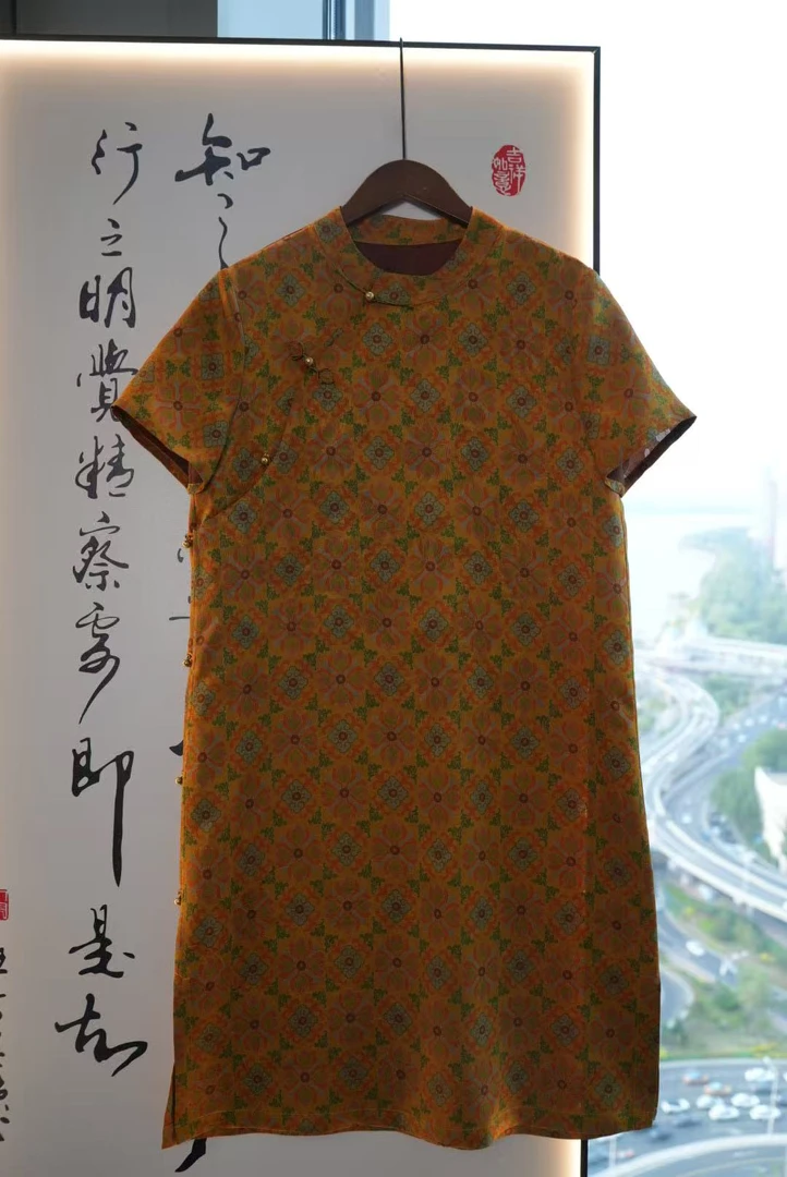 菱格宝相花红云纱花萝套装