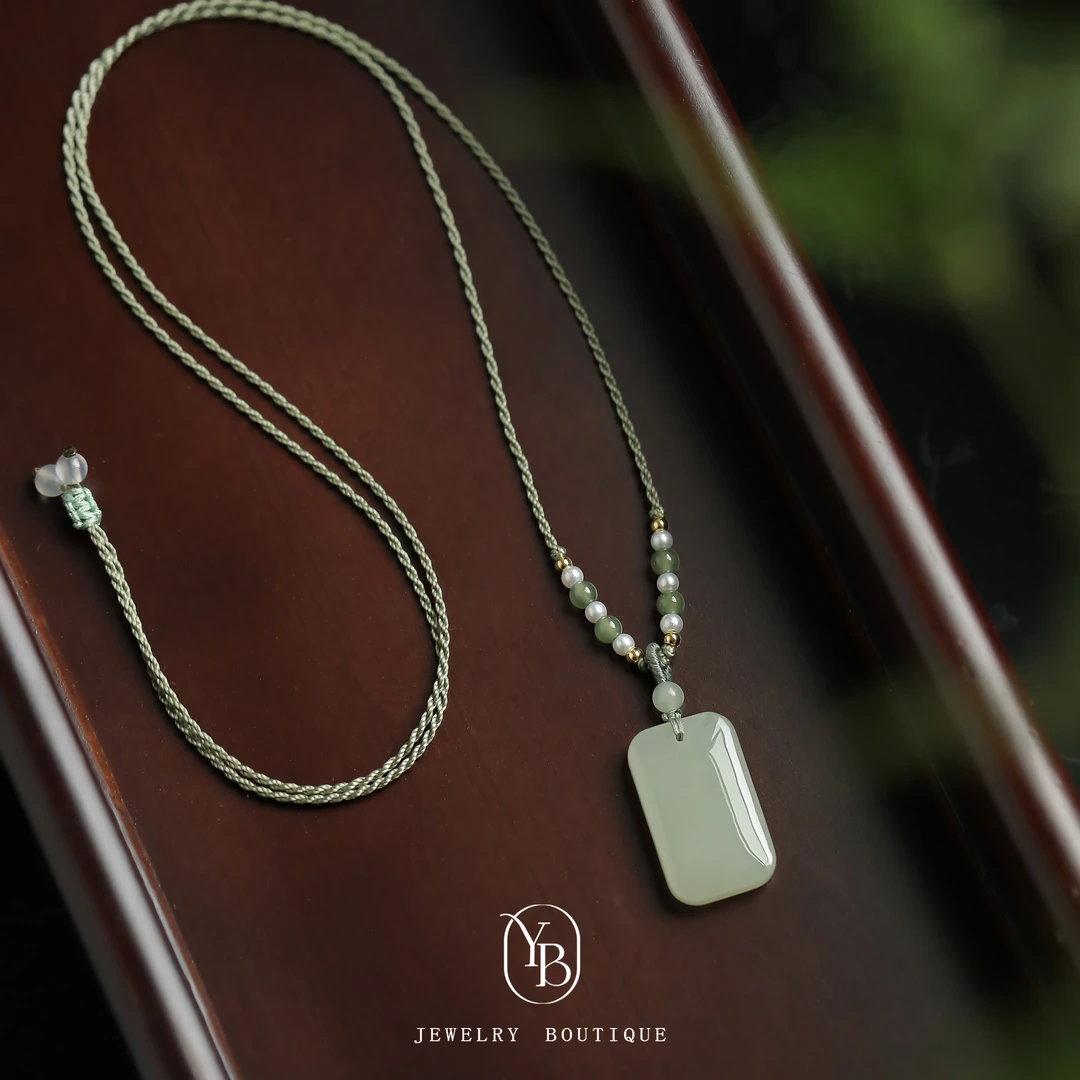 和田玉无事牌串珠编绳项链简约精致小众设计女士玉坠小巧百搭时尚