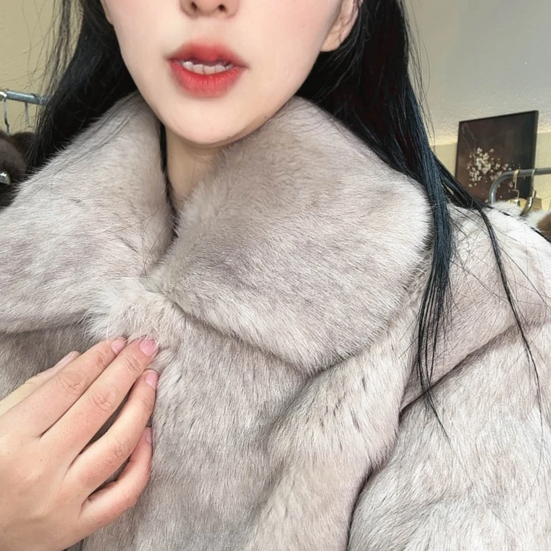 【闪购商品】兔毛外套搭配