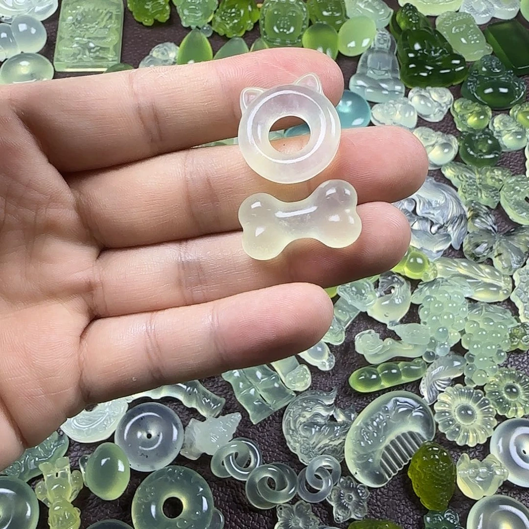 蛇纹石玉未镶嵌岫玉吊坠