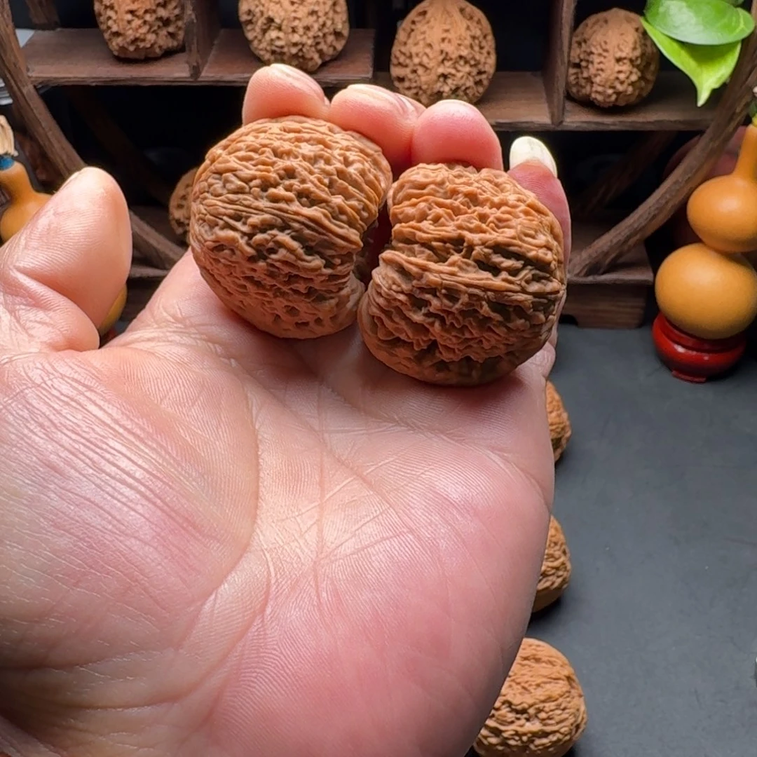 文玩核桃把件南疆石团子凹底蚂蚁拉丝尺寸42