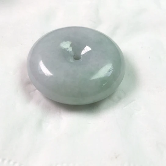 翡翠未镶嵌颈饰肉扣