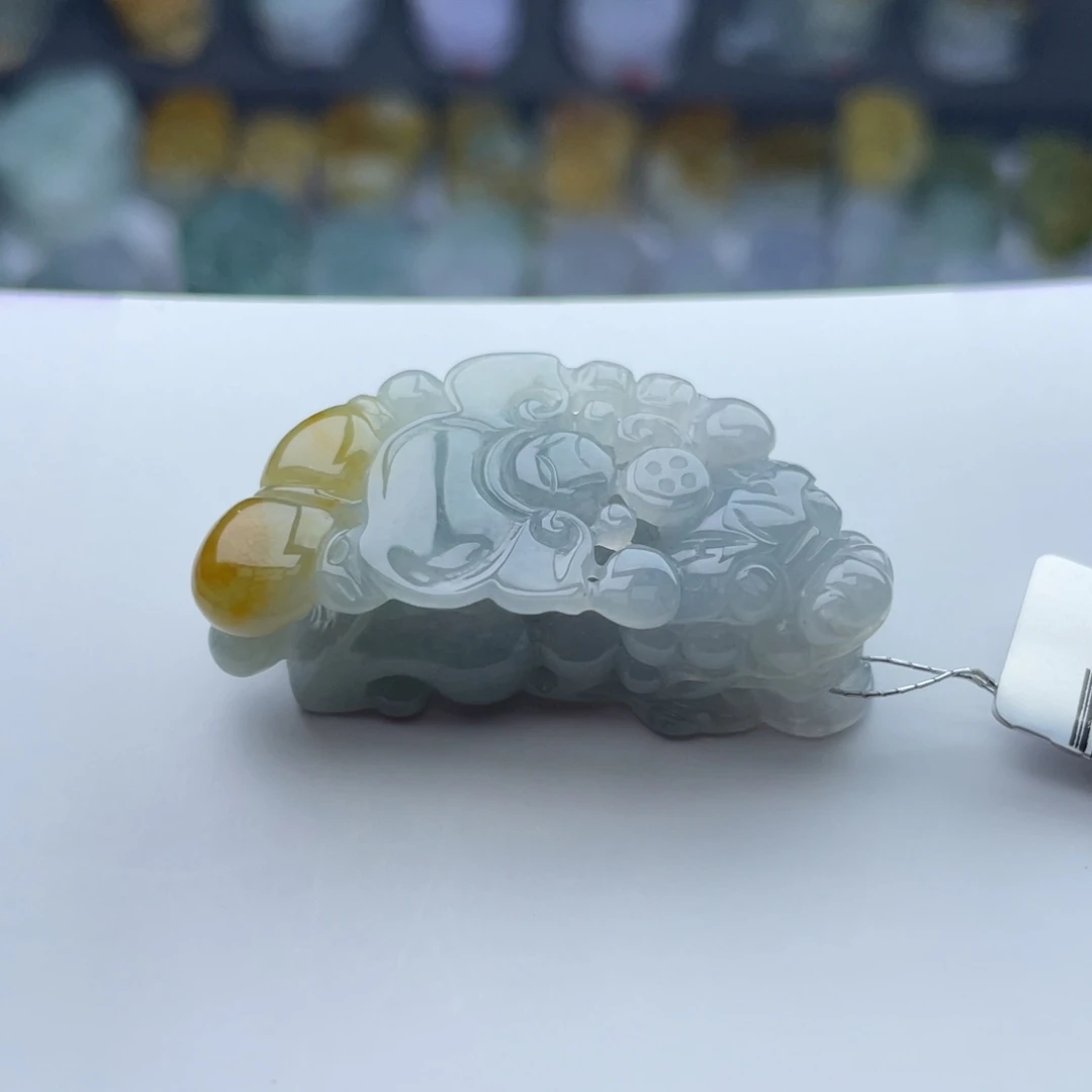 翡翠颈饰未镶嵌貔貅