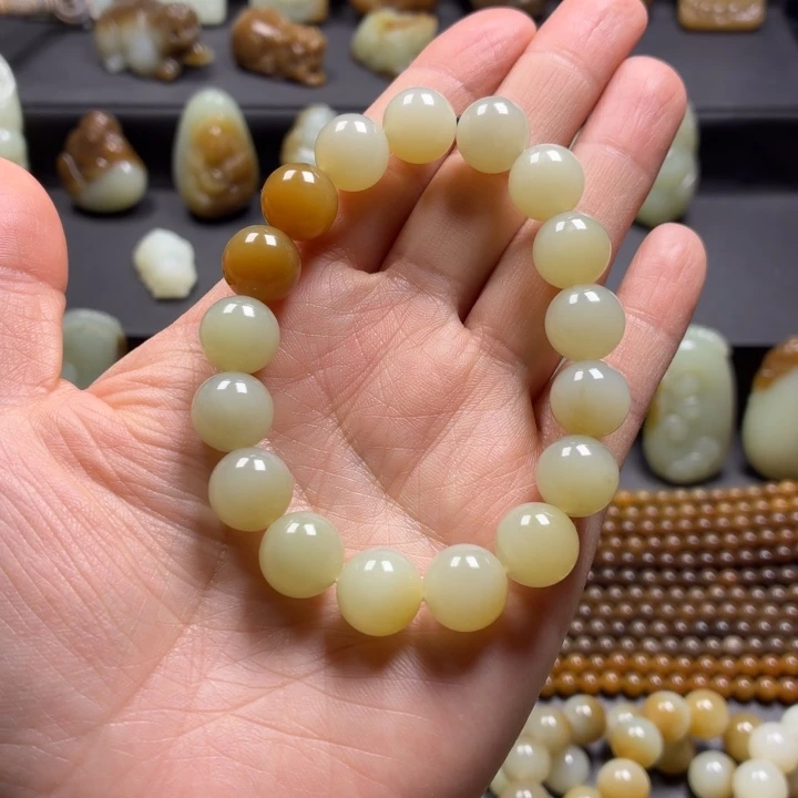 绿***荫和田玉（糖玉）未镶嵌手串