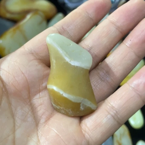 未镶嵌和田玉（糖玉）车挂