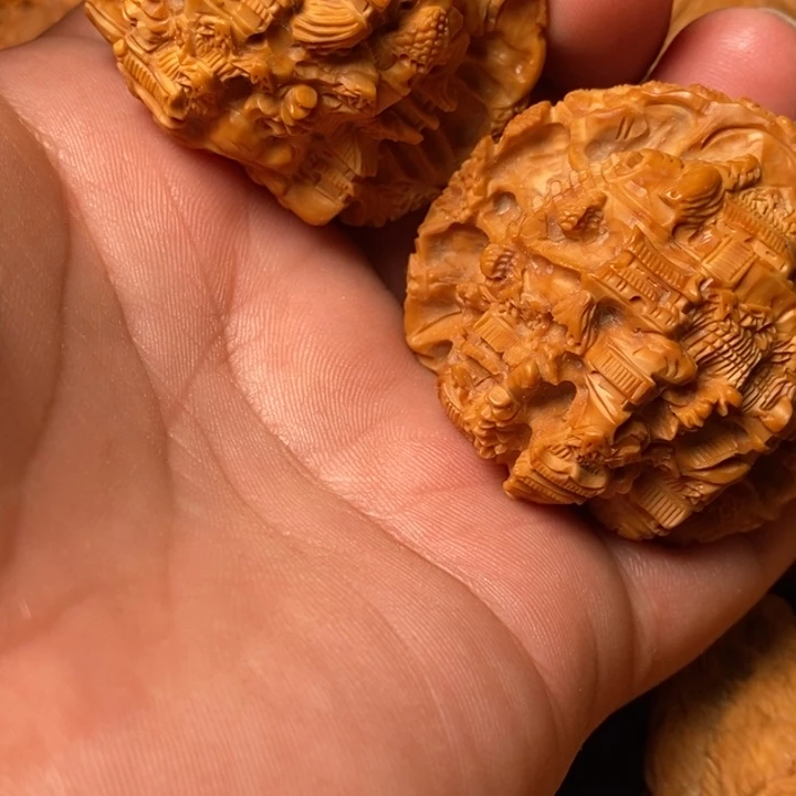 虎***鲸文玩核桃把件山水