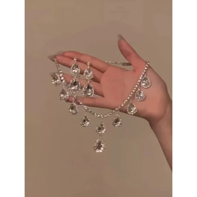 铜合金合成锆石项链 奢华闪锆水滴项链耳环套装女宴会锁骨颈链