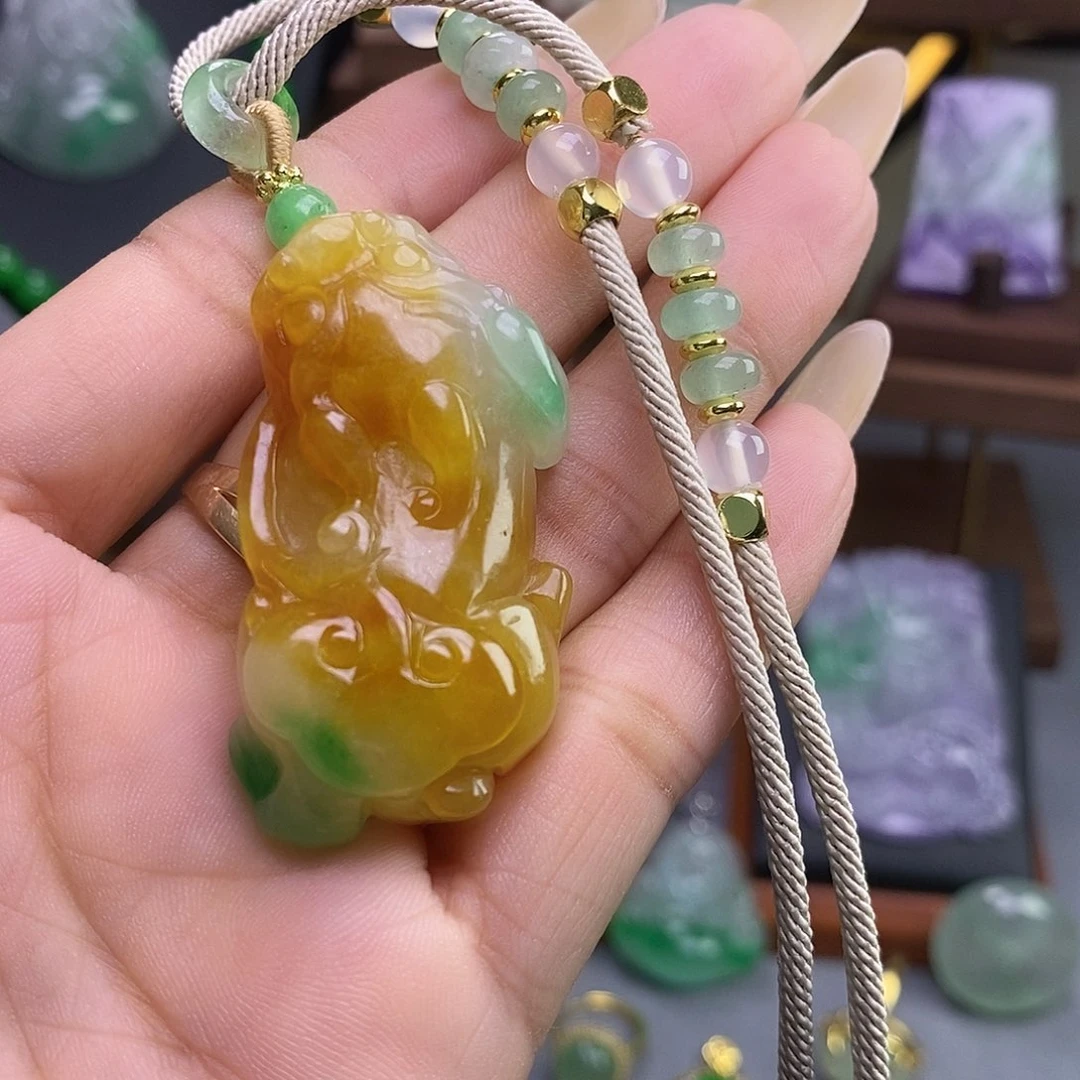 吊坠(赠链)未镶嵌翡翠