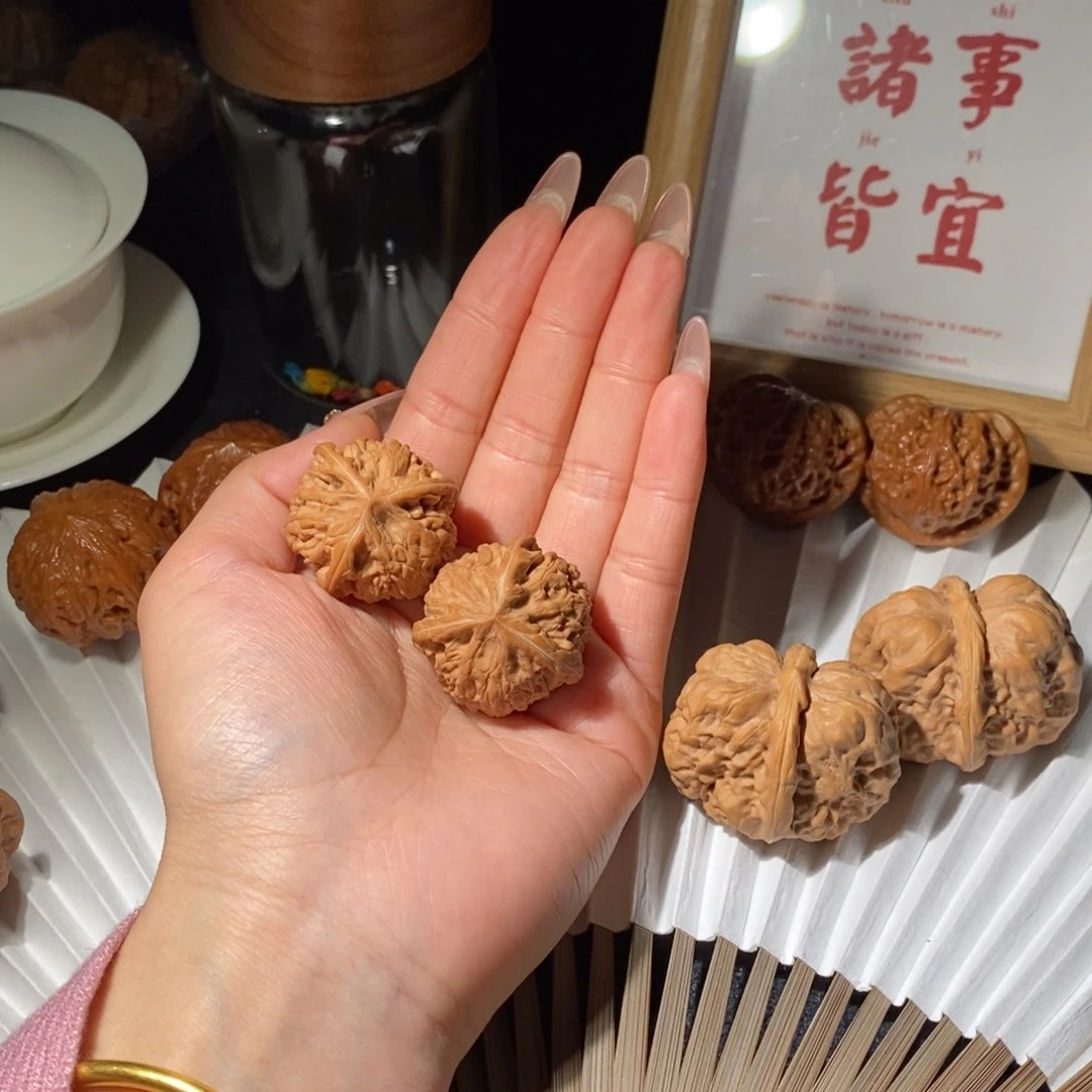 文玩核桃吊坠阿*御龙奔32