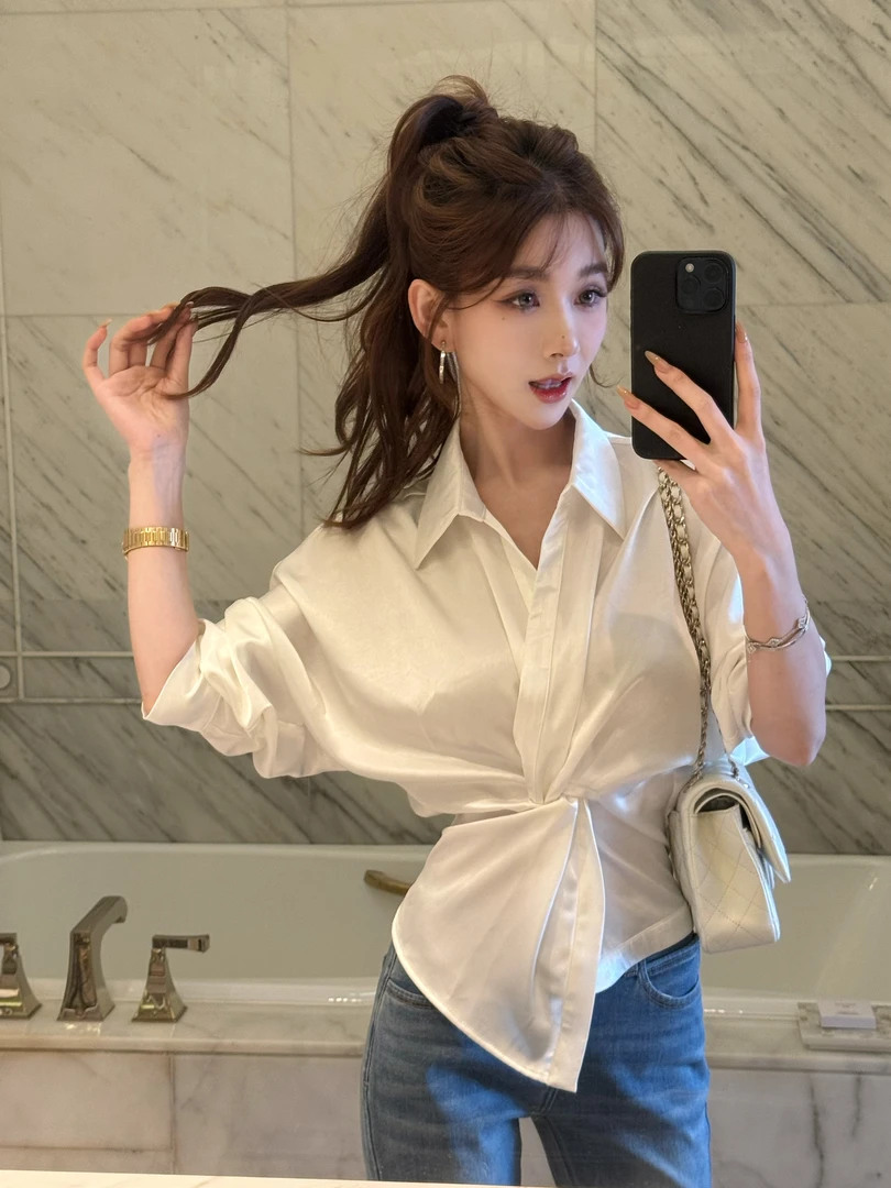 【时尚女主编】设计感收腰缎面衬衫白色短款衬衣女扭结上衣休闲防晒