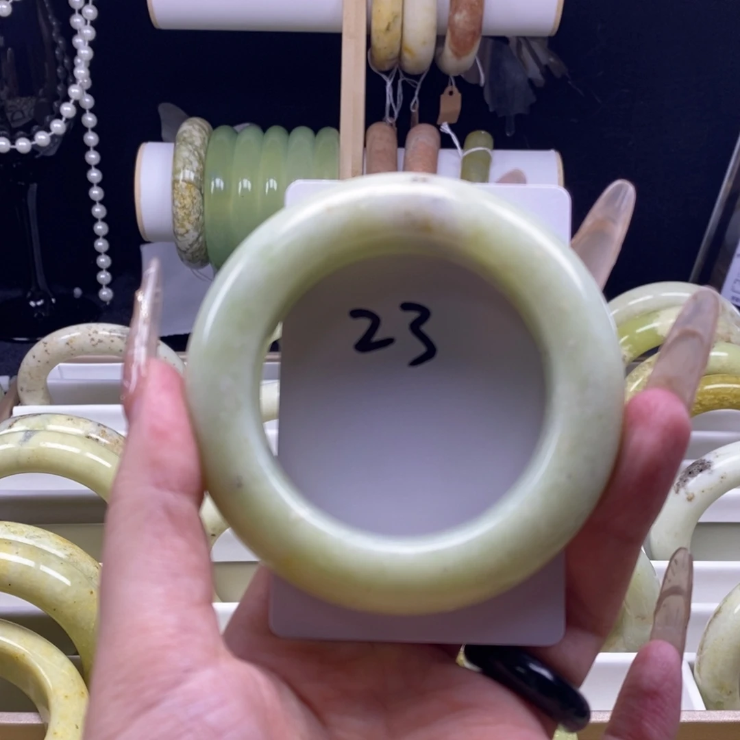 蛇纹石玉未镶嵌手镯52