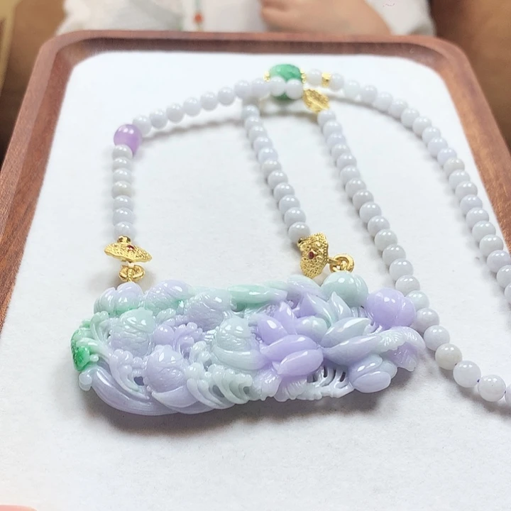 翡翠颈饰未镶嵌吊坠