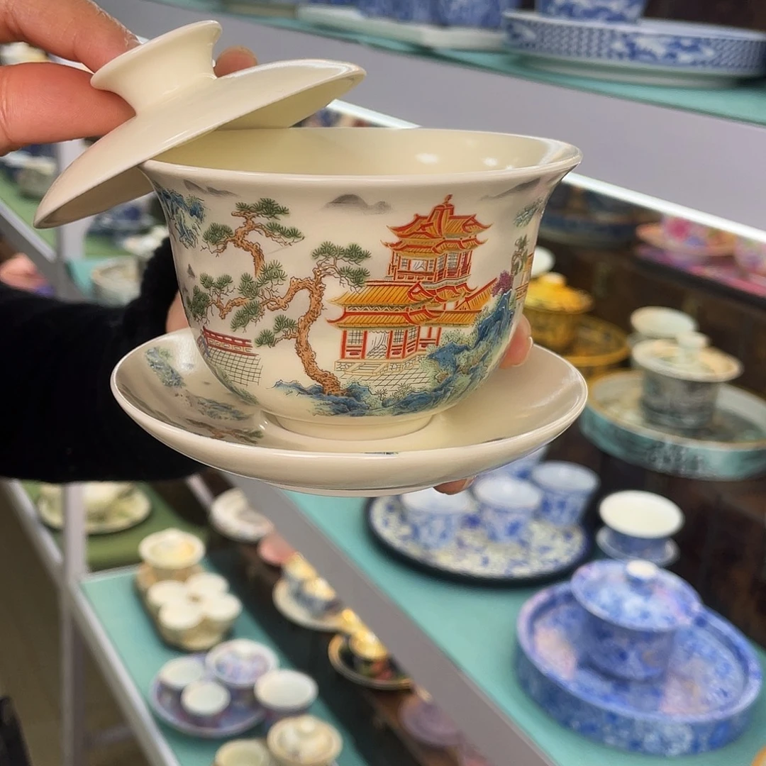 盖碗里的水煮开后放入