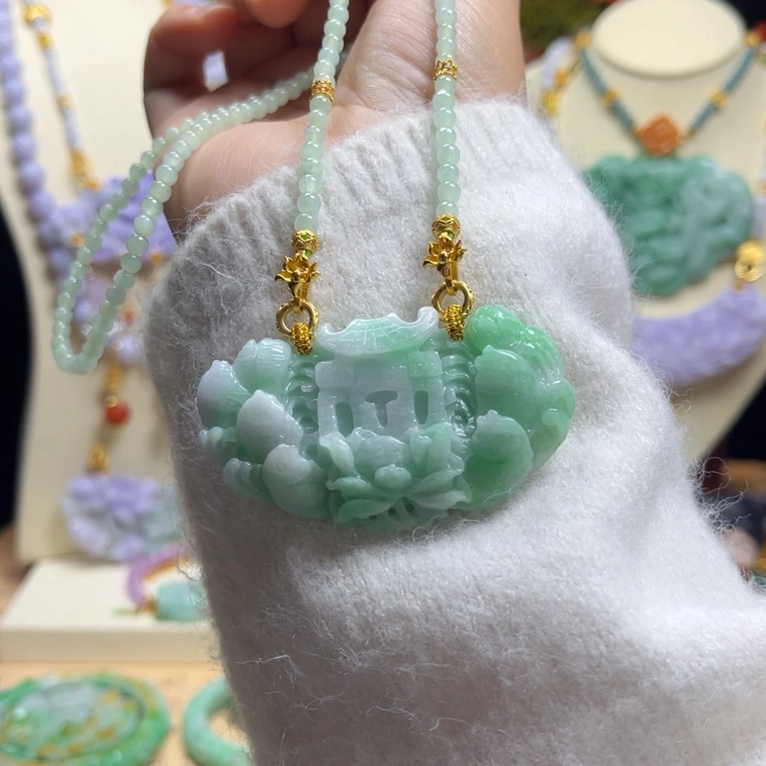 翡翠颈饰未镶嵌天然