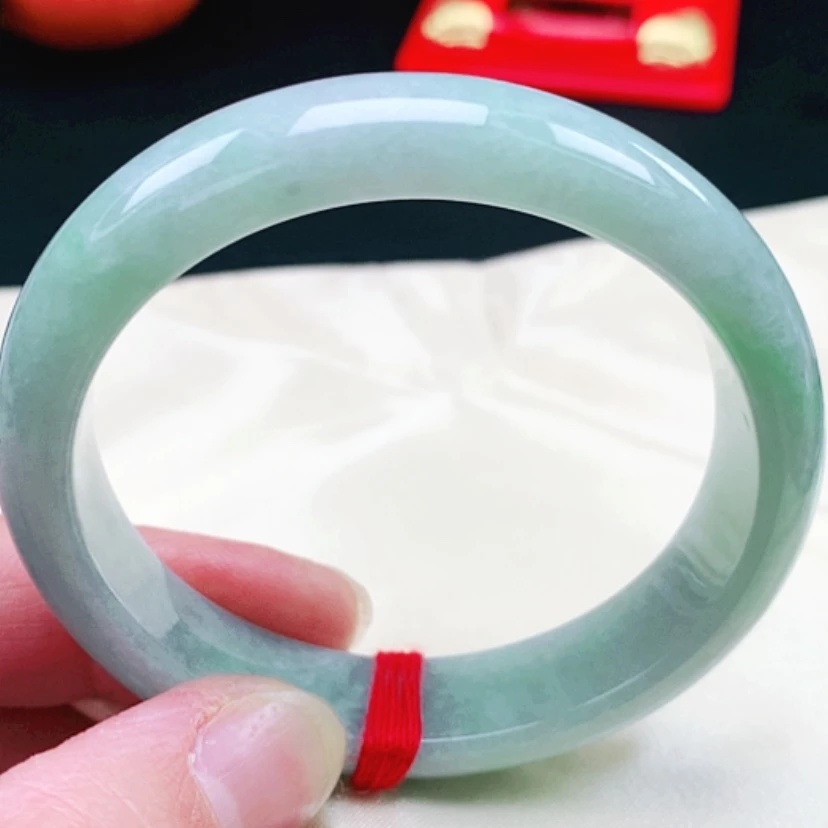 【闪购商品】翡翠手镯未镶嵌55贵妃镯