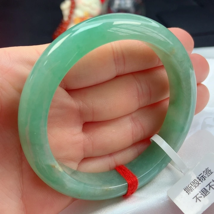翡翠手镯未镶嵌57圈