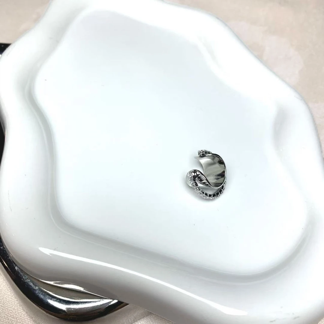 铜合金锆石耳饰 简约风朋克风镶嵌耳夹法式女素（单只）ED005