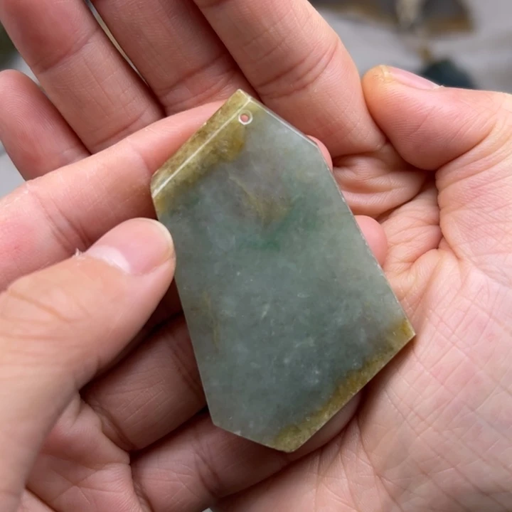 翡翠颈饰未镶嵌毛料