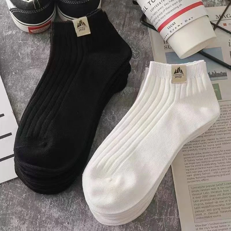 福利一双袜子【福利品】图片仅供参考款式随机发,介意勿拍。