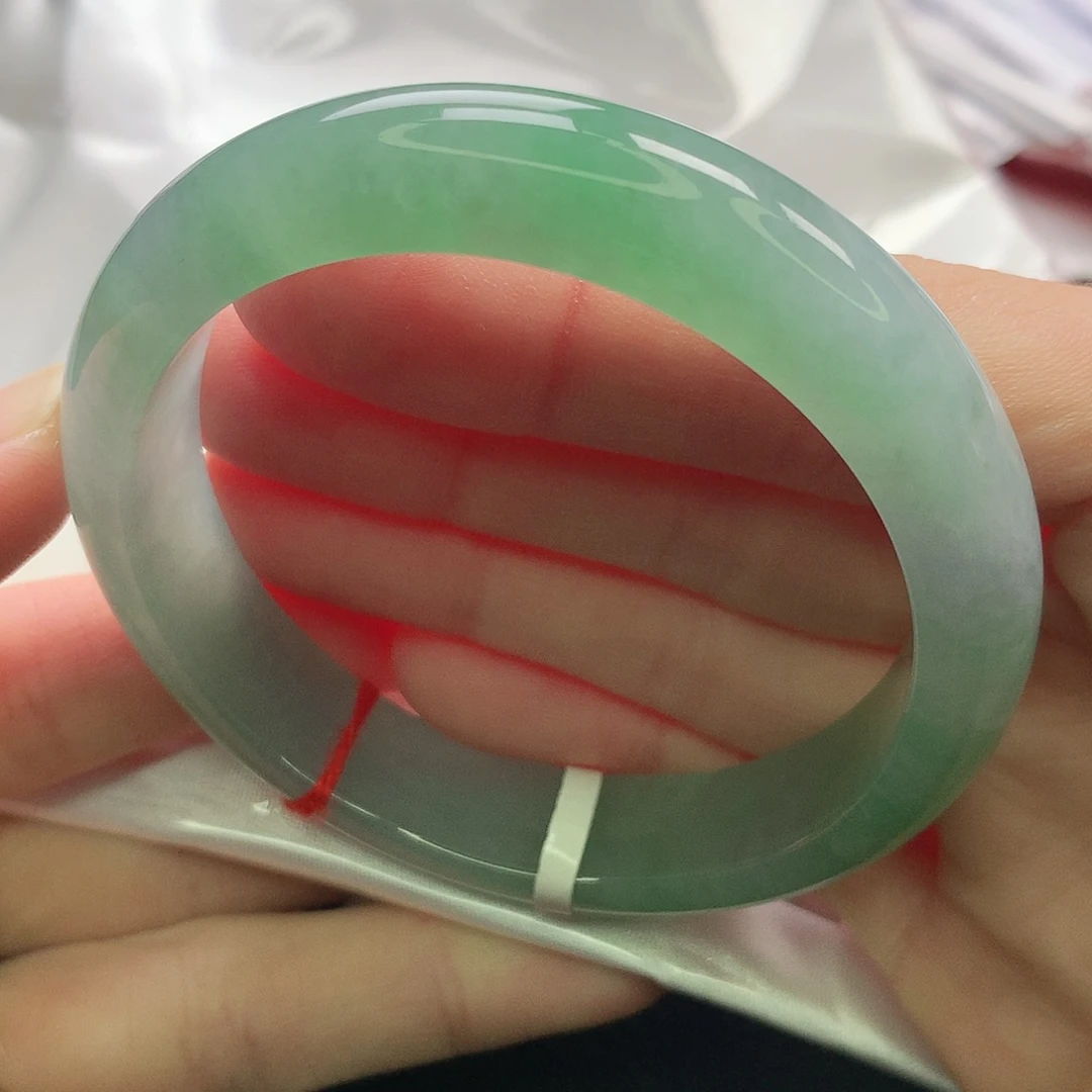 翡翠未镶嵌手镯缅甸5556