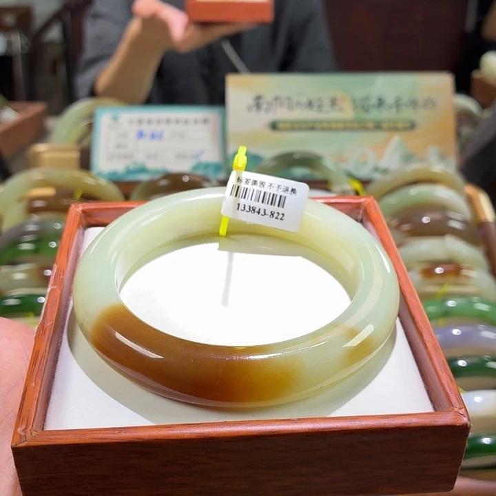 未镶嵌手镯和田玉26。 64/65
