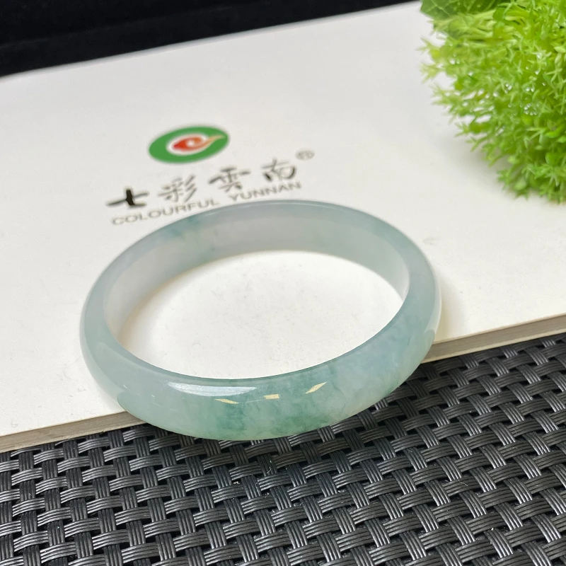 Colourful Yunnan/七彩云南冰种飘花翡翠手镯