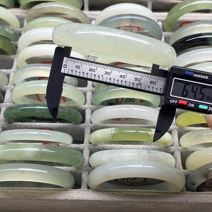 未镶嵌蛇纹石玉手镯84