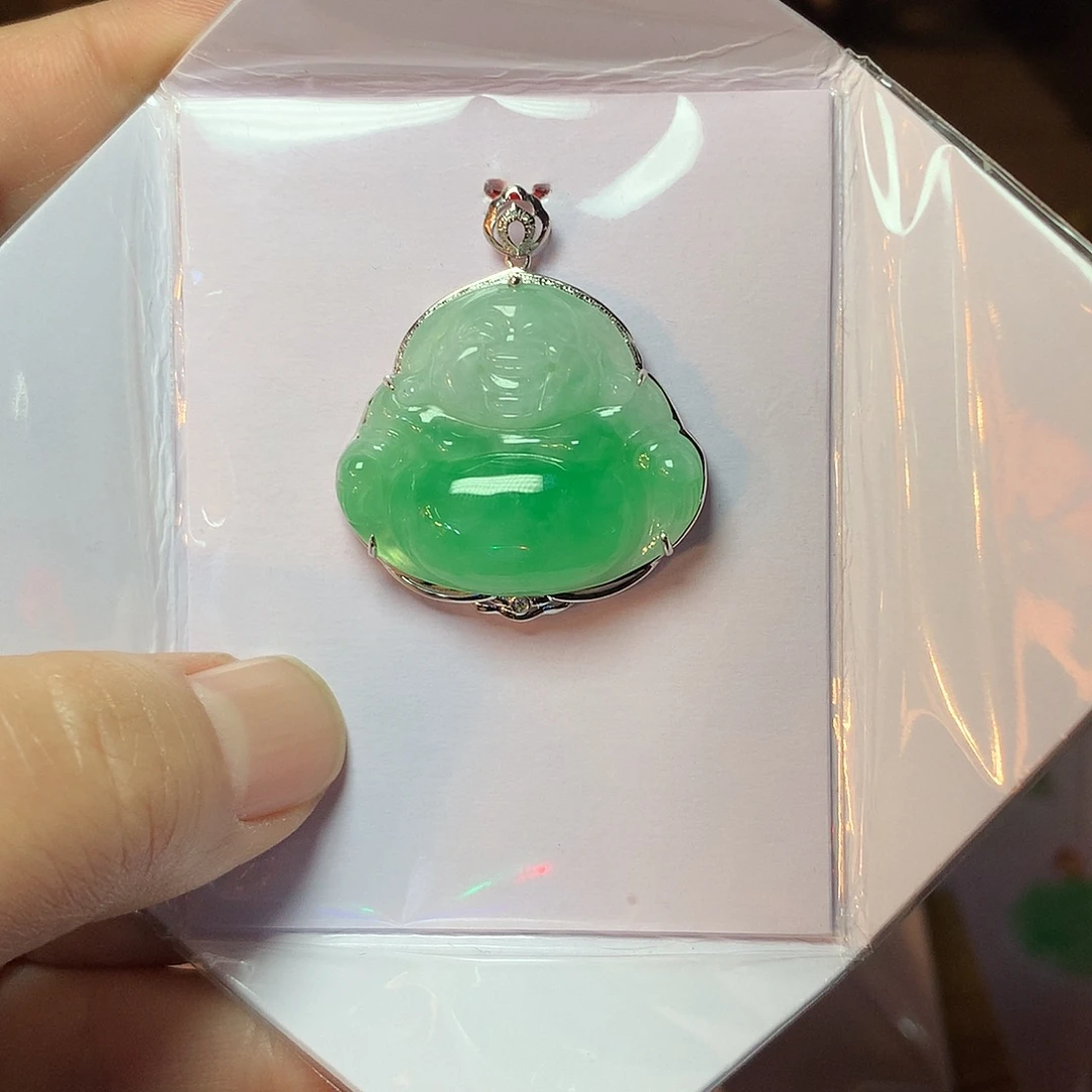 ****问翡翠18K金镶嵌颈饰佛公