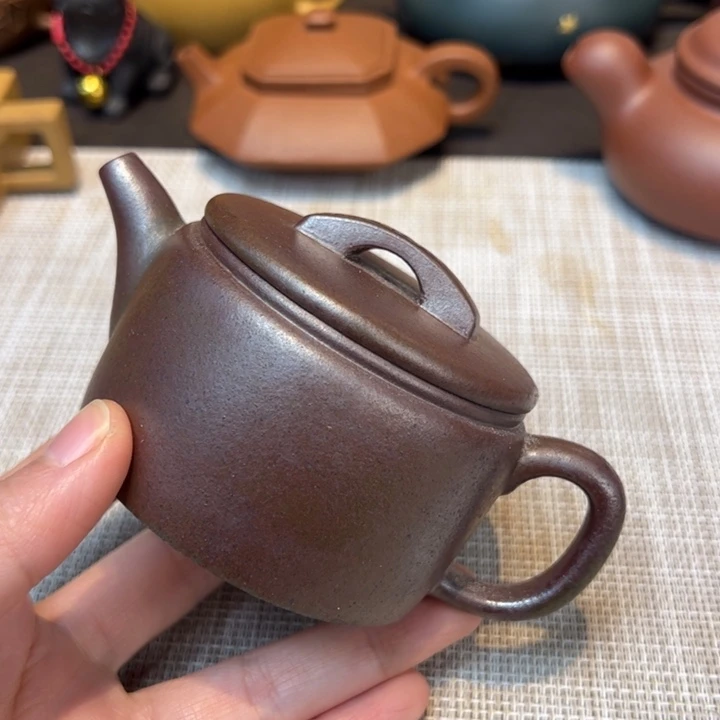茶壶紫砂汗瓦，容量120毫升，柴烧