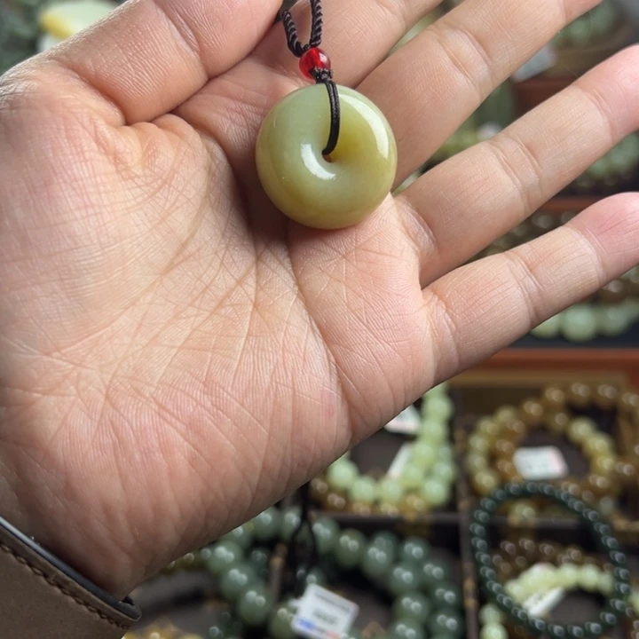 和田玉（糖玉）未镶嵌吊坠(赠链)