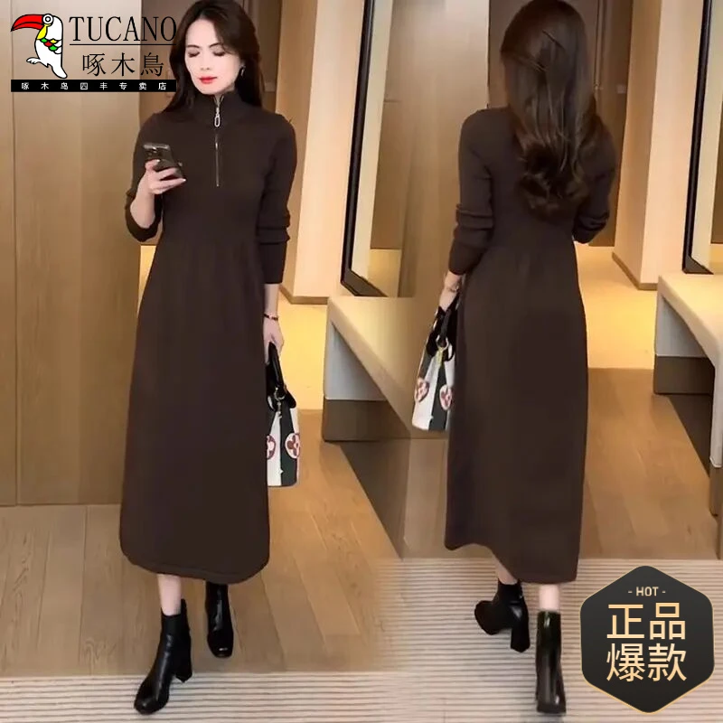 时尚针织连衣裙女2025秋冬新款洋气显瘦中长款气的配大衣打底裙子