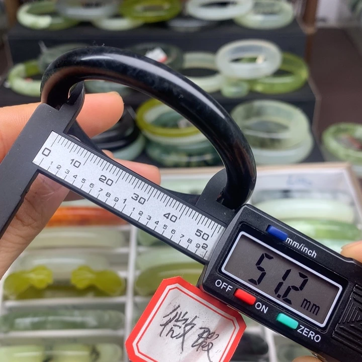 蛇纹石玉未镶嵌手镯595