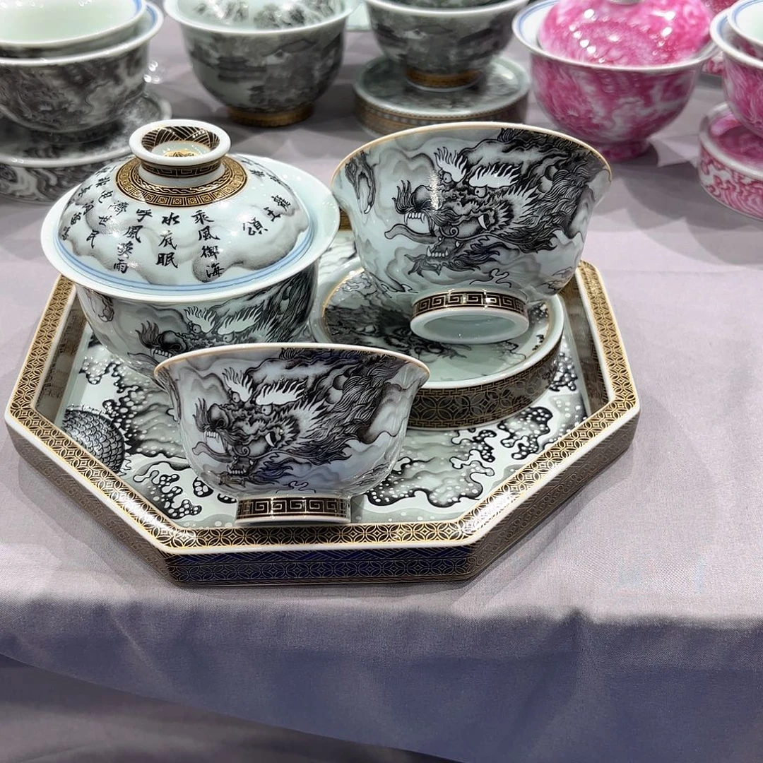 瓷片景德镇瓷器精品陈列