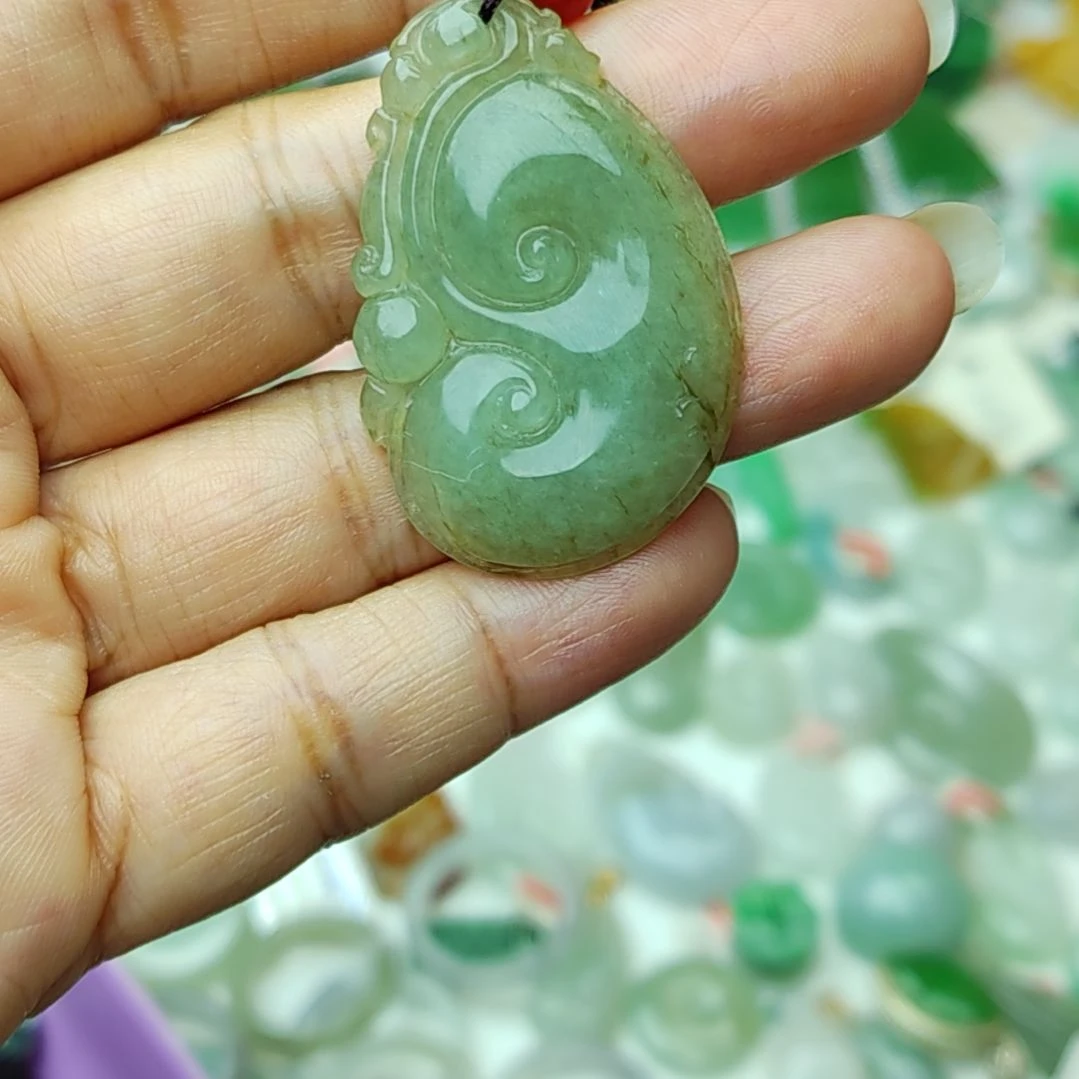 翡翠未镶嵌颈饰27
