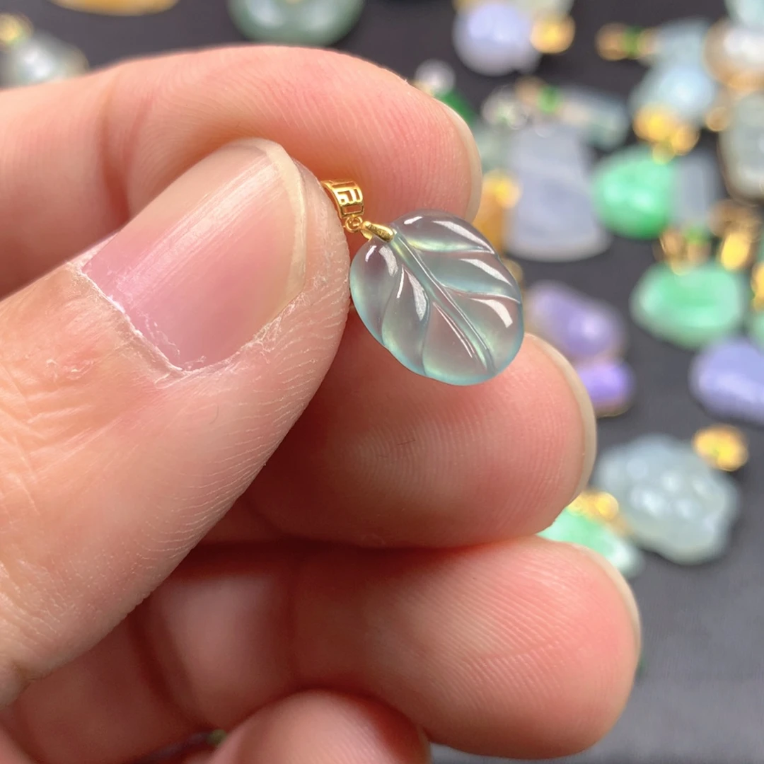 【闪购商品】颈饰18K金镶嵌翡翠翡翠