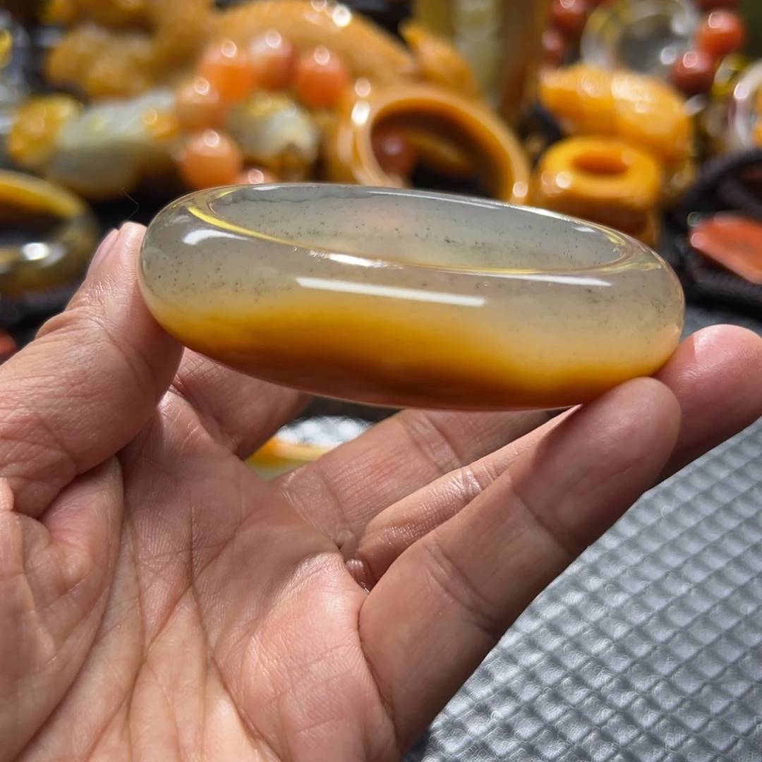 石英质玉未镶嵌颈饰