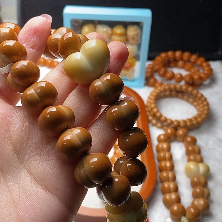 武***店猴头核桃吊坠猴头