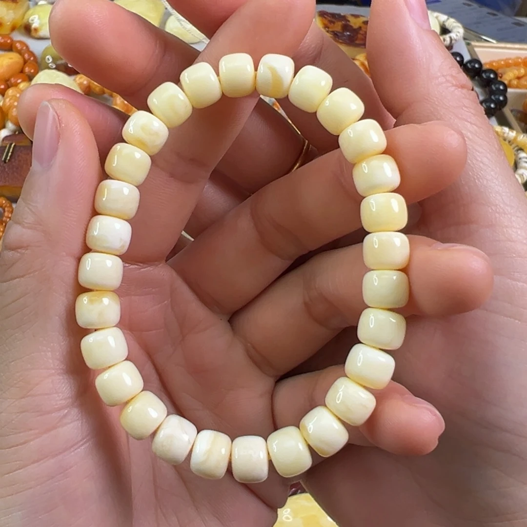 蜜蜡裸石未镶嵌蜜蜡