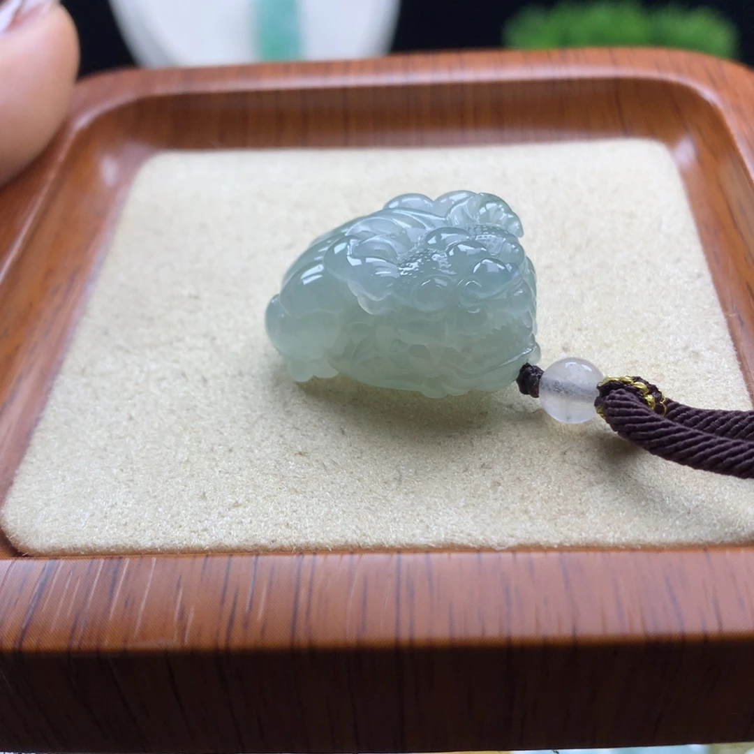 翡翠未镶嵌颈饰24