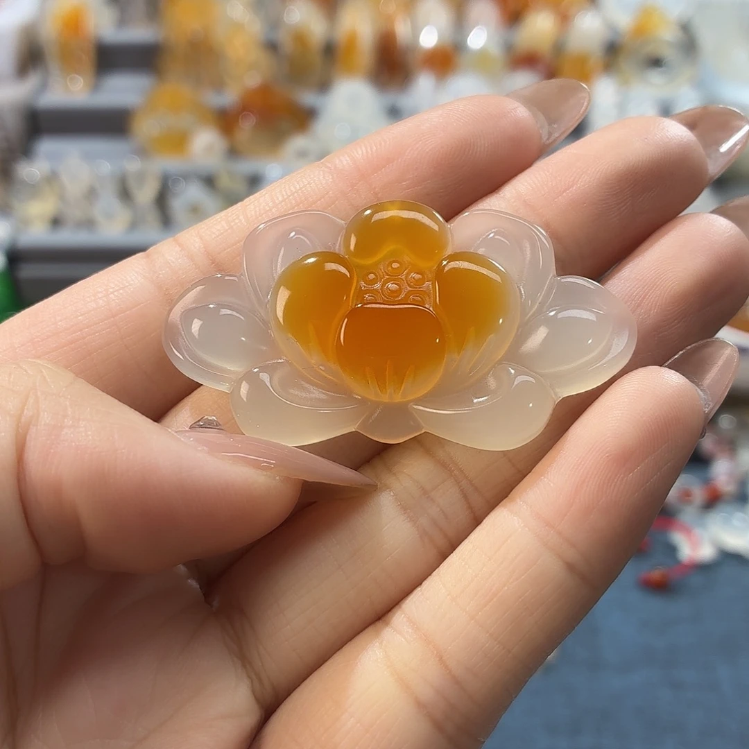 云***家玛瑙/玉髓未镶嵌颈饰