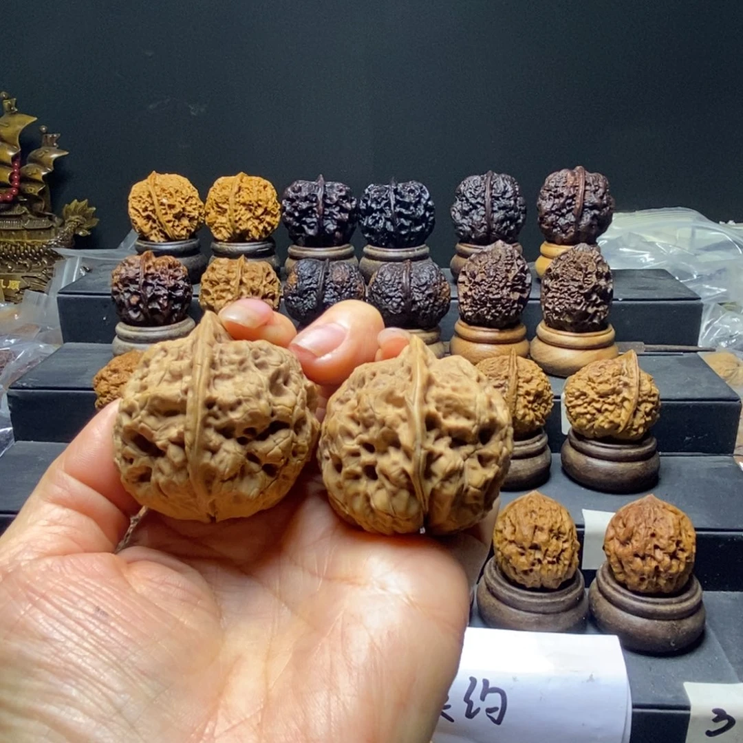 晴***空鸡血石4,尺寸云铁