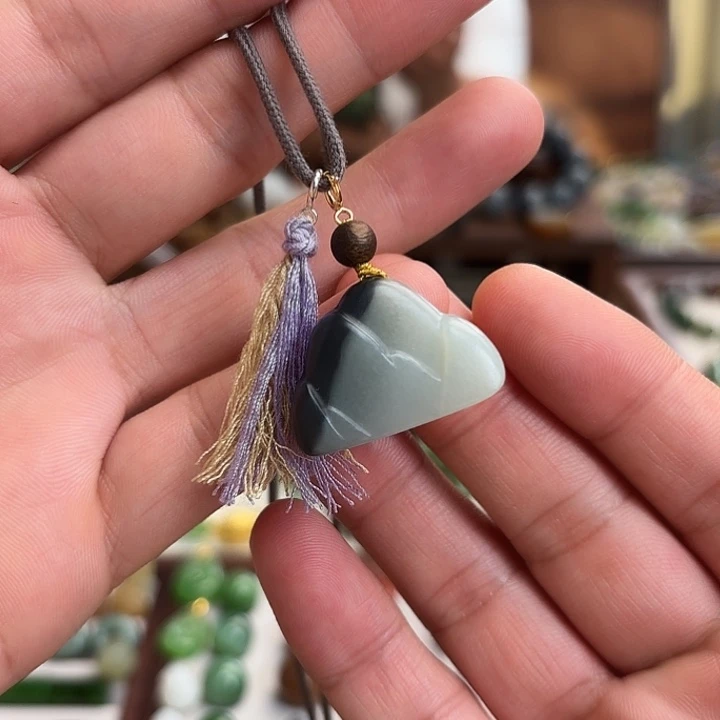 和田玉（青白玉）未镶嵌颈饰