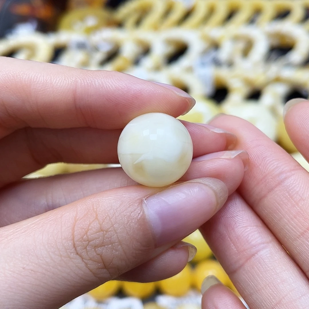 未镶嵌蜜蜡裸石沁色圆珠15.8mm