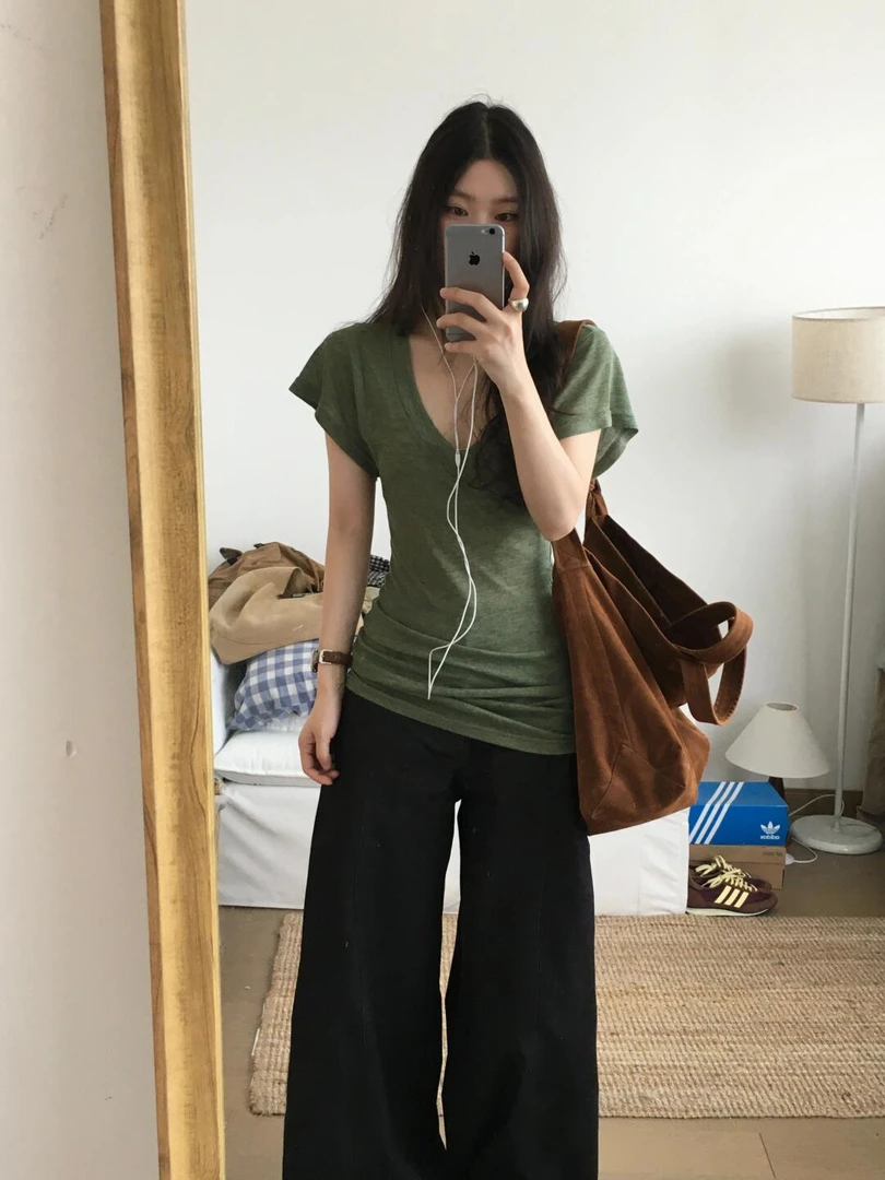2025夏季新款通勤简约时尚穿搭V领短袖T恤上衣高腰休闲阔腿裤套装