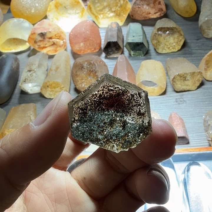 未镶嵌水晶珠宝半成品