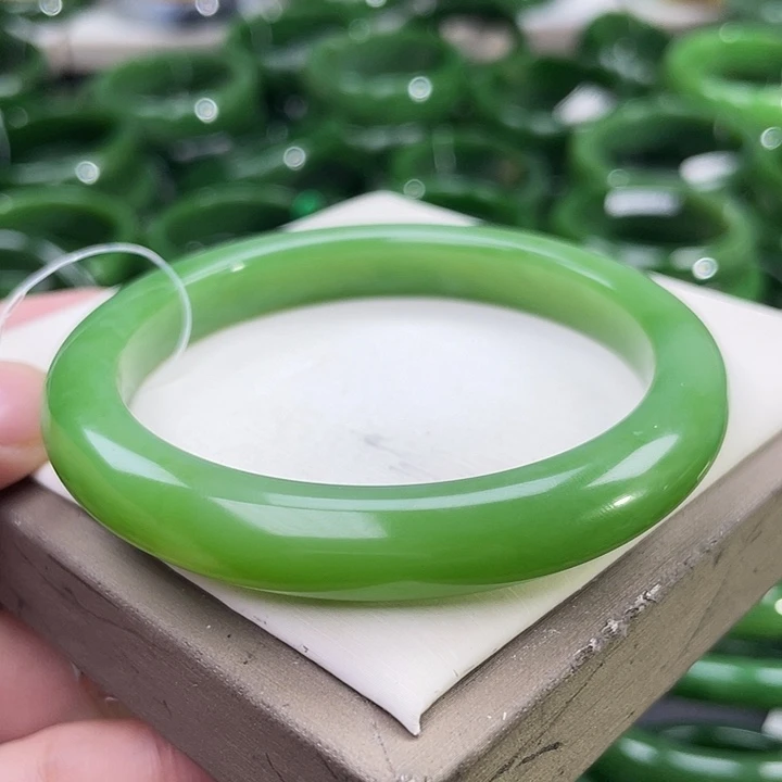 未镶嵌手镯和田玉（碧玉）
