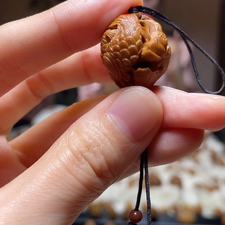 橄榄核手串/手链荷花鱼