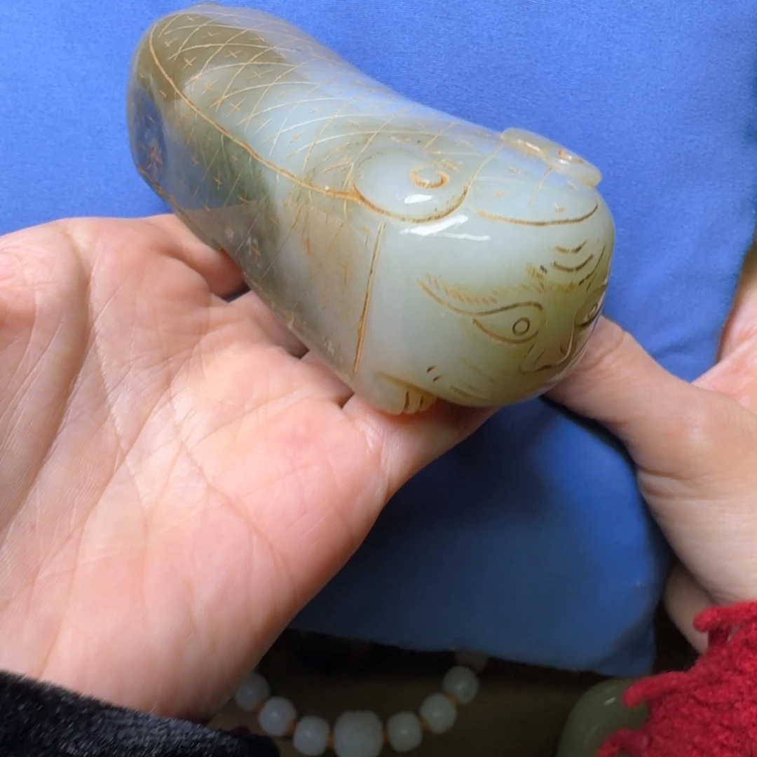 君***玉和田玉（糖玉）未镶嵌颈饰