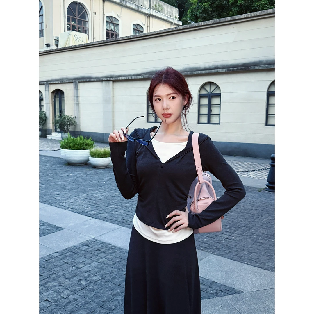 甜辣多多【元气套组】假两件显瘦修身撞色连帽上衣直筒半身裙套装女