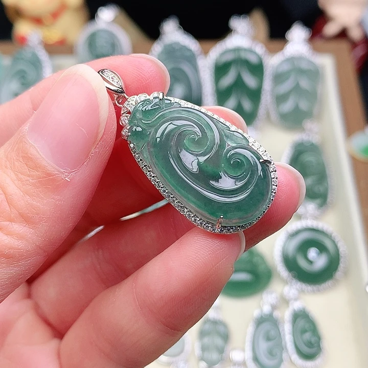 颈饰银S925镶嵌翡翠吊坠